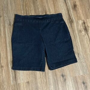 Women’s Bermuda shorts, denim, size 18, regular